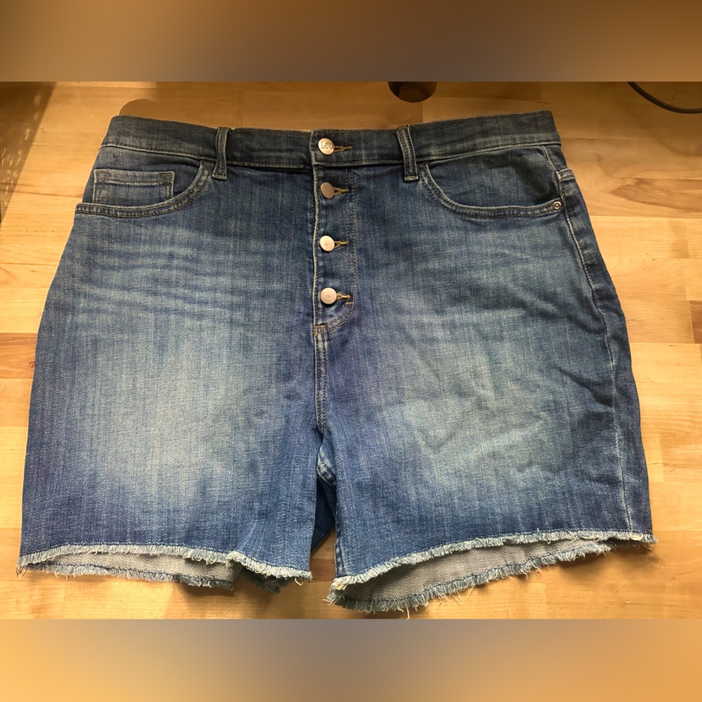 Lee Women’s Denim Frayed Leg Shorts